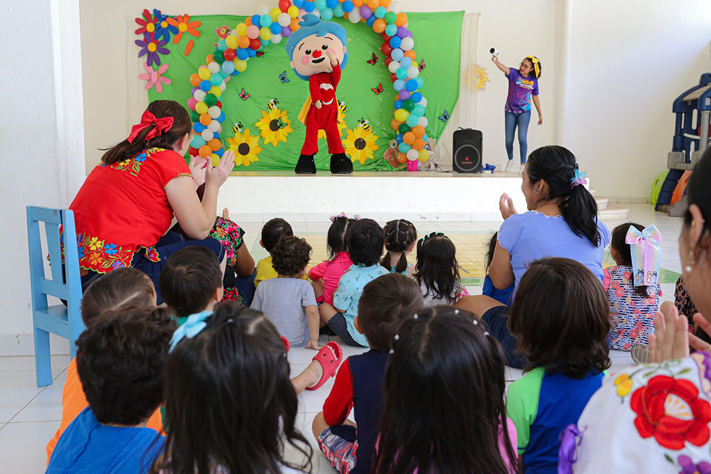 Diversión, juegos y sonrisas en el Día de la Niña y el Niño en los CAI del ISSTEY