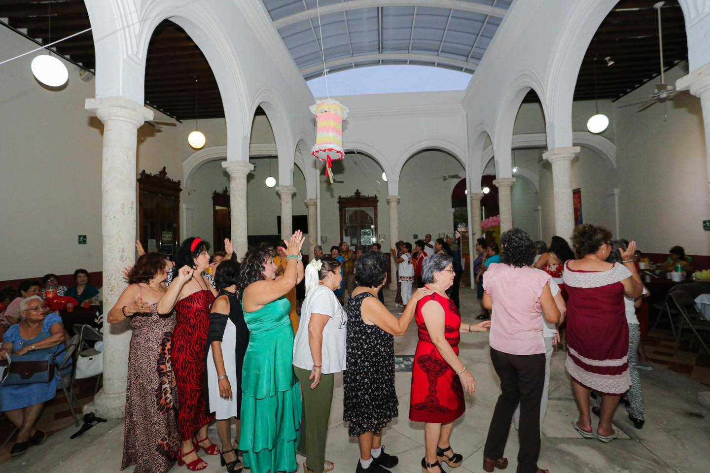 ¡Mamás celebradas con alegría y mucha diversión en CEJUPE!