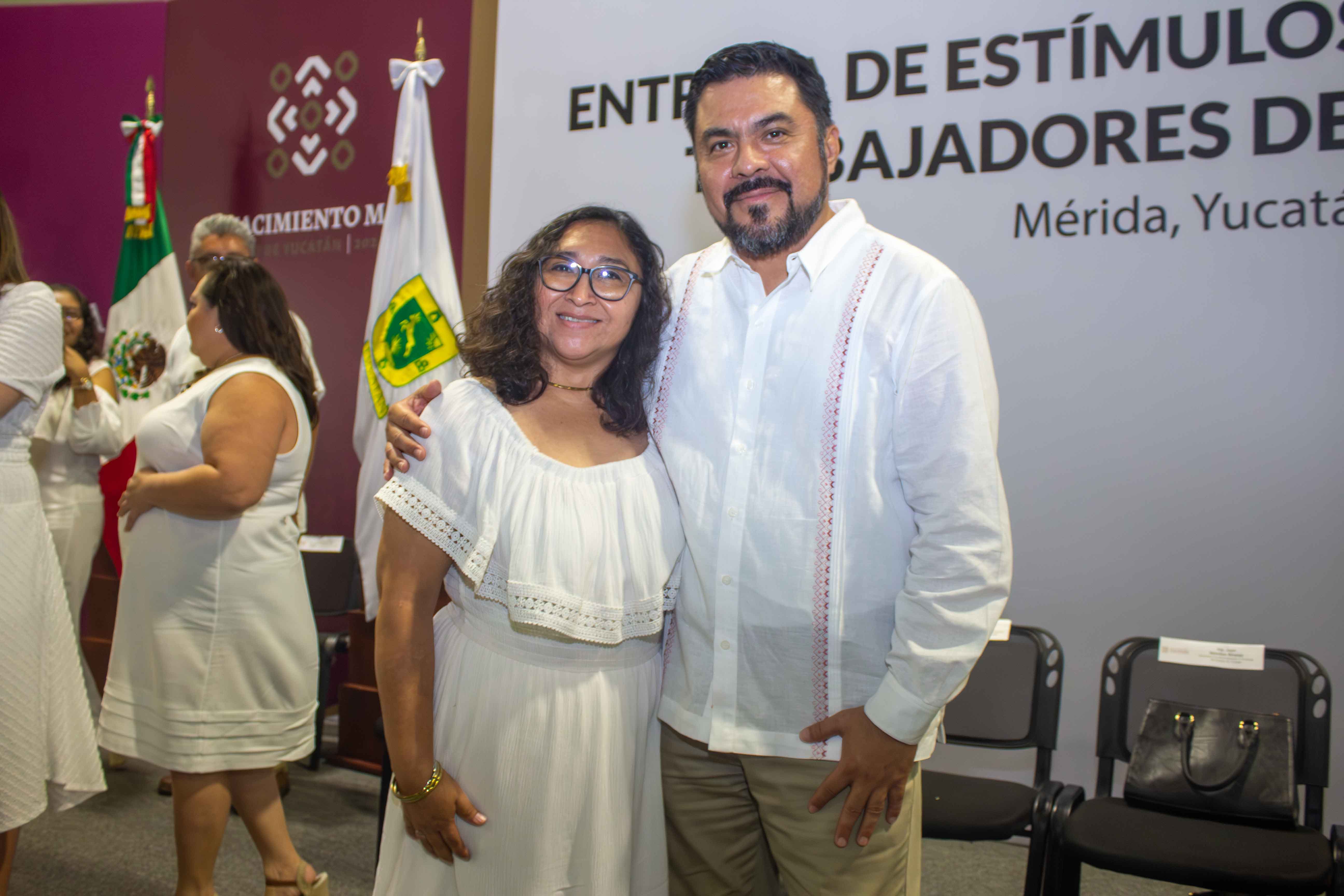 Entrega de estímulos económicos a los trabajadores por antigüedad