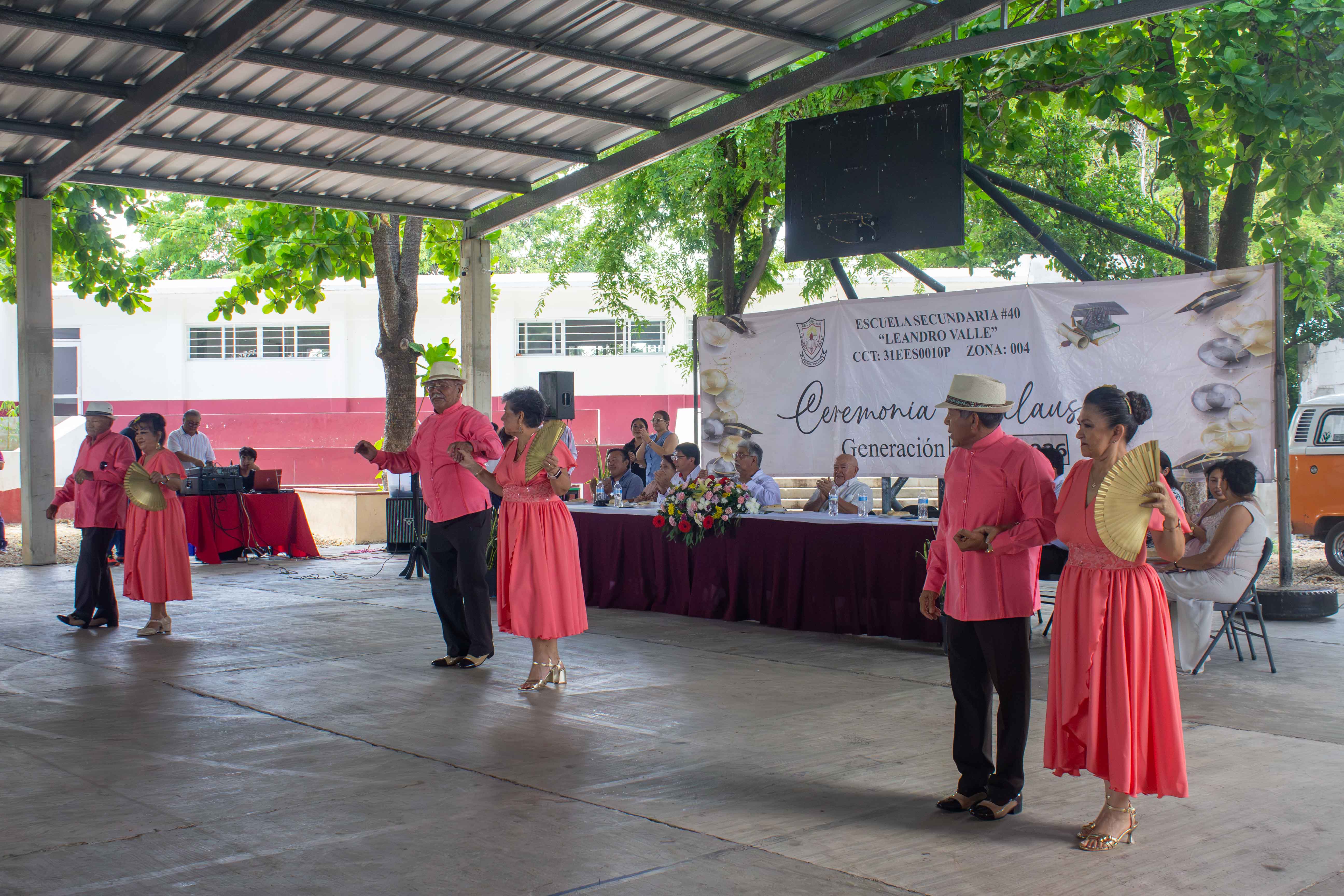 El danzón llegó a la clausura